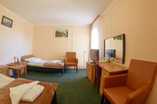 Отель Hotel Hetman Седльце Стандартный двухместный номер с 2 отдельными кроватями-2